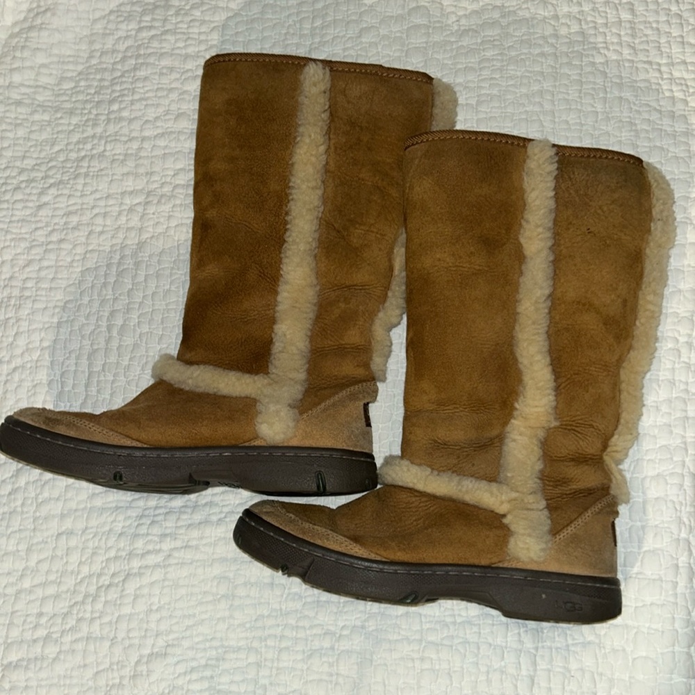 Ugg Sunburst Tall Boot sz 8